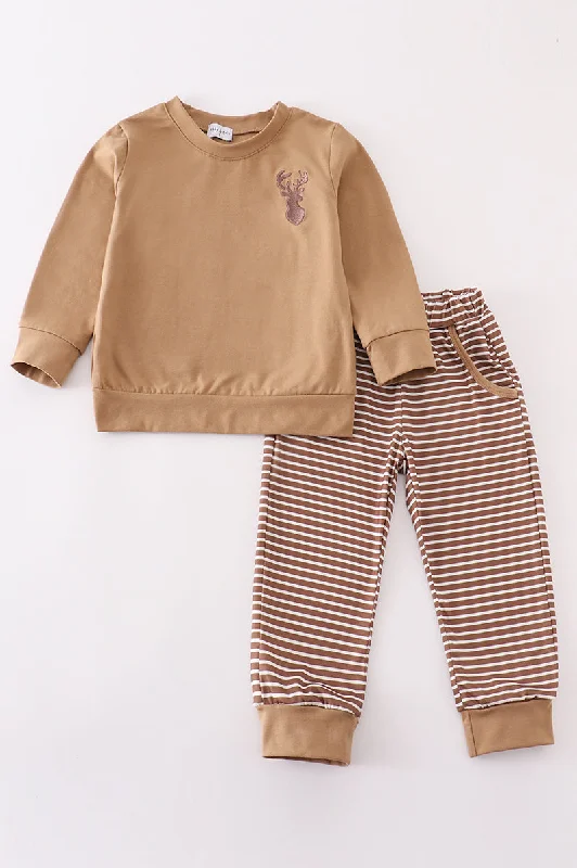 Free And Comfortable Brown antler embroidery boy set