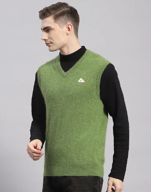 Smart Casuals Men Green Solid V Neck Sleeveless Sweater
