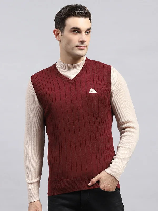 Basic Comfort Men Maroon Solid V Neck Sleeveless Sweater