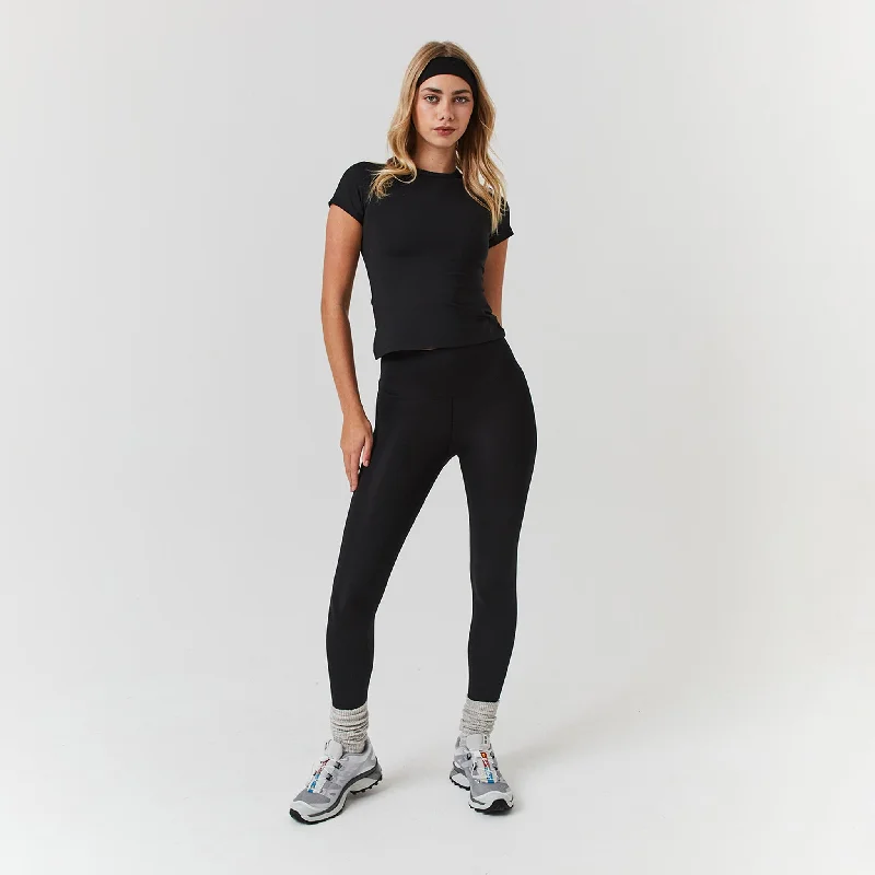 Age-reducing Style Second Skin Top & Legging Set | Black
