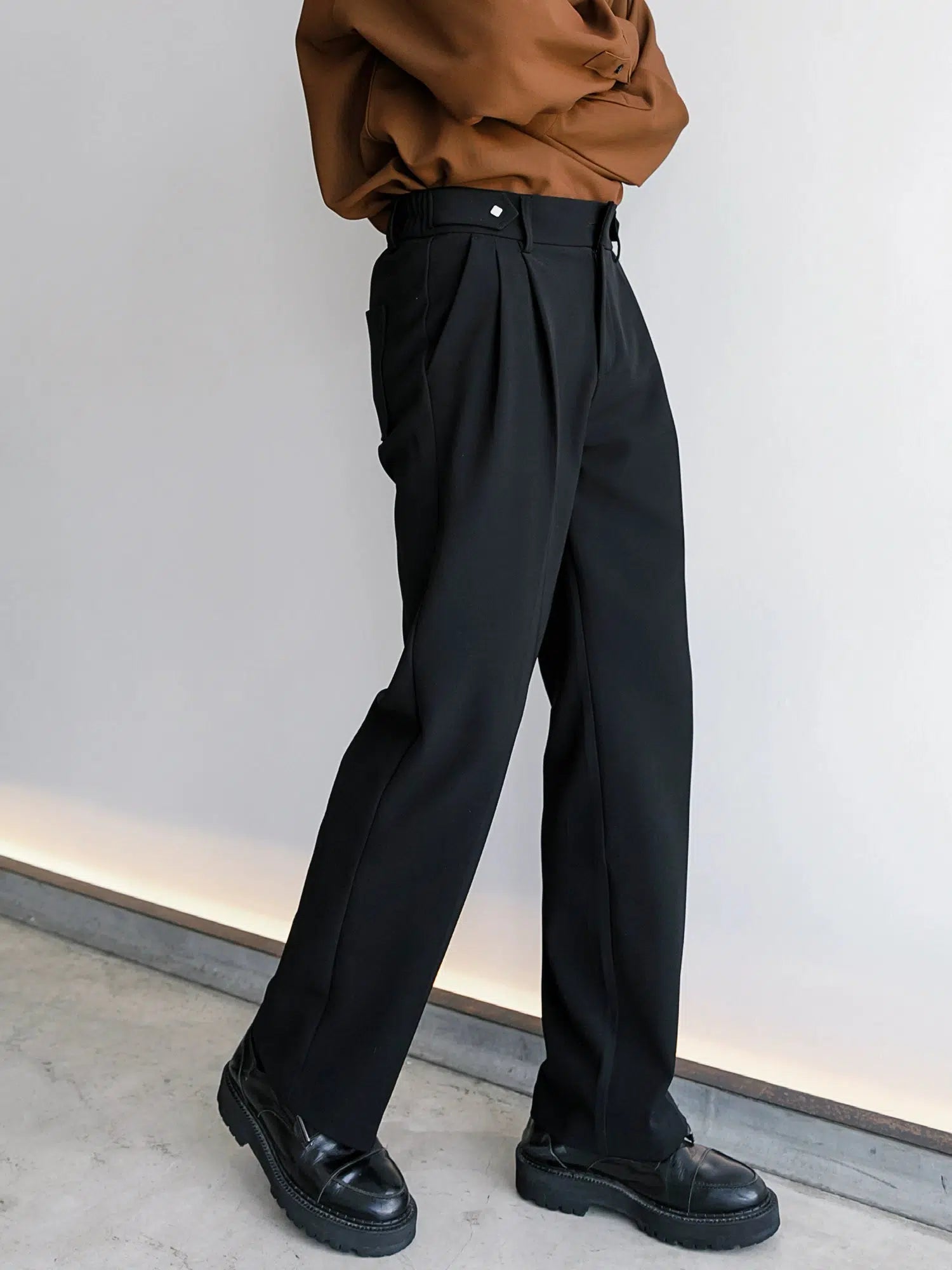 Comfortable Lifestyle Classic Wide-Leg Pleated Pants