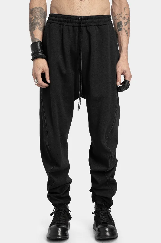 Comfortable Design J-cut fleece piped sweatpants